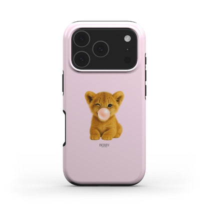 Pink phone case with a playful lion cub blowing a bubblegum bubble, featuring a trendy girly and feminine aesthetic in pink and beige tones.