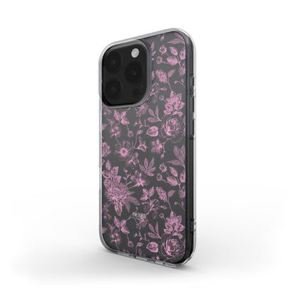Trendy clear phone case with delicate pink floral pattern, combining a feminine and aesthetic style for a beautiful and popular accessory.
